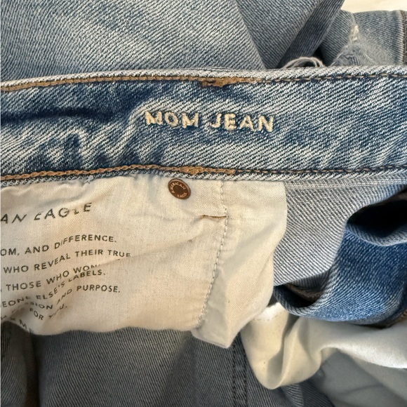 American Eagle Outfitters Ripped Light Blue Mom Jeans - Picture 11 of 12